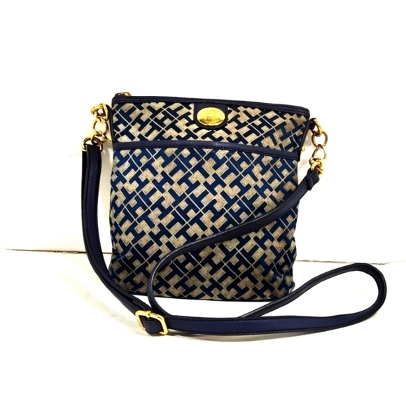 Tommy Hilfiger women's cross body bag Size: Length 8" width 8" - Picture 1 of 7